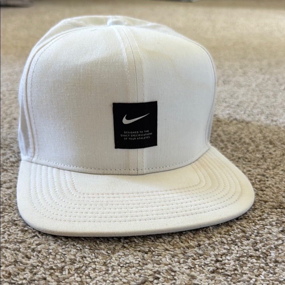 Nike White Snapback Golf Hat Minimalist Design